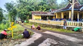 KERJA BAKTI WARGA PADUKUHAN TUNGGUL BARAT